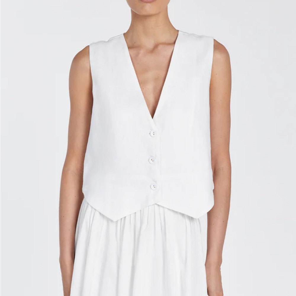 Dissh Banks White Linen Vest - White